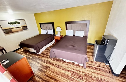 Iola Hotel | Regency Inn lola Kansas