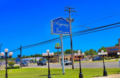 Gladewater Hotel | Regency Inn & Suites