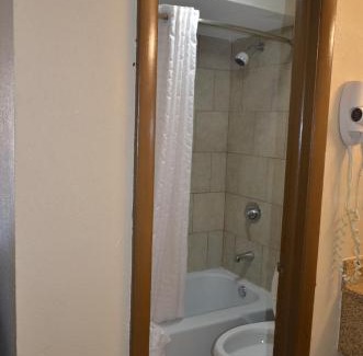 Chickasha Hotel | Regency Inn