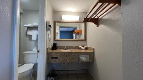 Chickasha Hotel | Regency Inn
