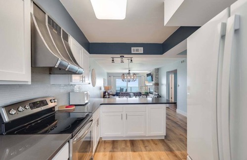 Biltmore Beach Condo | Regency Towers 1018 2 BR 2 BA