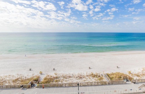 Biltmore Beach Apartment | Regency Towers 714 condo