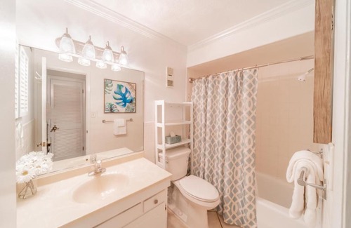 Biltmore Beach Apartment | Regency Towers 714 condo