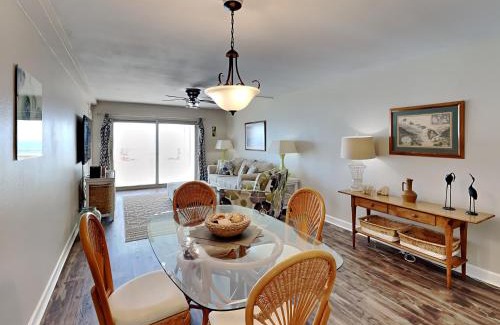Pensacola Beach Apartment | Regency Towers 704 West - Million Dollar View