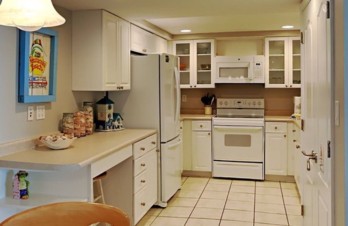 Pensacola Beach Condo | Regency Towers #802 West | Community Pool, Views!