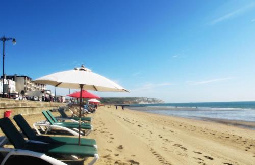 Sandown Hotel | Regent Court - Seafront, Sandown - RETURN CAR FERRY FROM 92 POUNDS