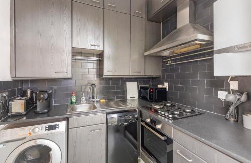 Kings Cross St. Pancras Apartment | Regent's Square Charming Flat