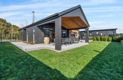 Martinborough House | Regent Sanctuary - Martinborough Holiday Home