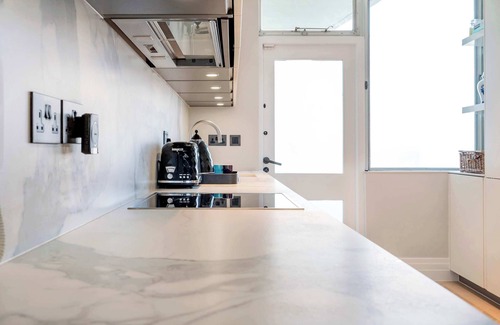 Primrose Hill Apartment | Regents' Oasis in the Sky- by Out of Office Lifestyle