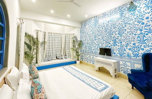 Gayariawas Villa | Rehvaas A Rooftop Pool Villa