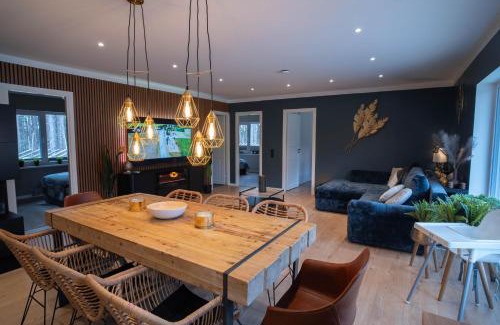 Hiiu House | Reigi Holiday Home, Hiiumaa with Nordic HotTub & Sauna
