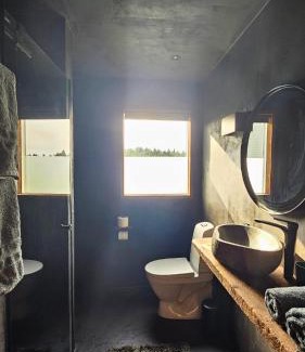 Jukkasjarvi Villa | Reindeer Riverfront Aurora lodge