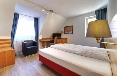 Bietigheim-Bissingen Hotel | Reinhardts Garni Automobilia Hotel