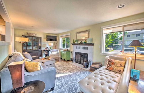 Poulsbo House | Rejuvenating Poulsbo Home with Meditation Space
