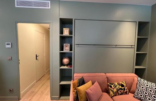 Grenelle Apartment | Relais Cocorico 2 Bedrooms with AC, 2 bathrooms, 8 min Eiffel Tower
