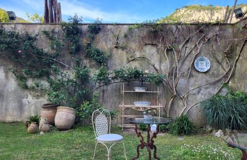 Meta House | Relais Palazzo Cacace