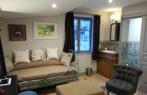 Saint-Haon-le-Chatel Bed & Breakfast | Relais St Jacques - Roanne