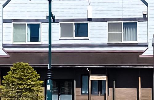 Noboribetsu Hostel | Relak Guest House 登別 Station