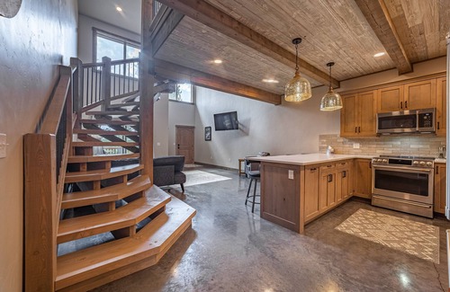 Coram Condo | Relax After Glacier Hikes At Our 2bd/2ba Condo, 7mi From The Park Entrance- #4-2