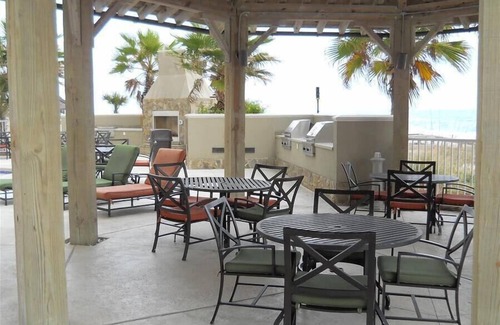 Orange Beach Condo | Relax and Catch a couple of fish! 🎣 ~ There is something for everyone!