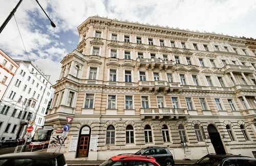 Prague 2 Apartment | Relax and dream in blue apt, 3mins to Wenceslas sq., BLUE