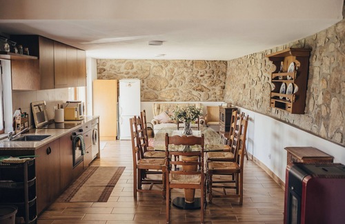 Macieira de Cambra House | Relax and enjoy our animals and activities at this family home.