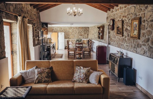Macieira de Cambra House | Relax and enjoy our animals and activities at this family home.