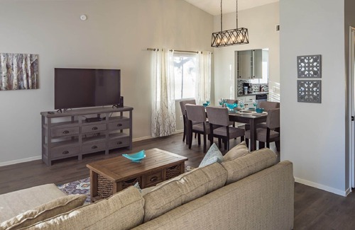 Green Valley North House | Relax and Enjoy, this lovely home, conveniently located to the strip!