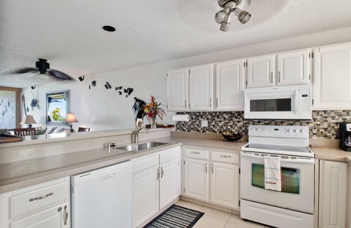 Keauhou Condo | Relax and enjoy your own spacious private lanai with ocean & sunset views