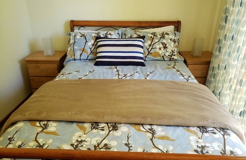 Tawonga South Cottage | Relax and escape in the treetops. Bubbles and chocolate on arrival. Cosy,comfort