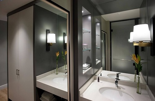 Gaborone Hotel | Relax and Recharge! 4 Units with Free Parking and Shuttle, Sports Courts, Pool!