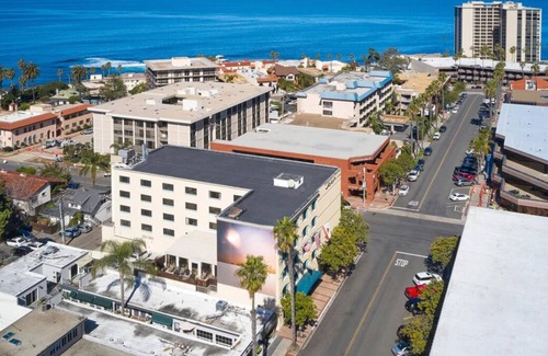 Village of La Jolla House | Relax and Recharge! 4 Pet-Friendly Units, On-Site Restaurant, Near Wipeout Beach