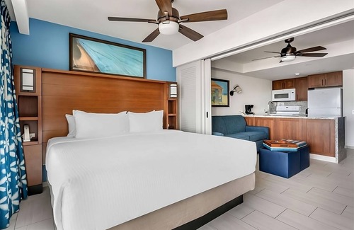 Simpson Bay Hotel | Relax and Recharge in St. Maarten! Swimming Pool, Full Kitchen, Free Parking!
