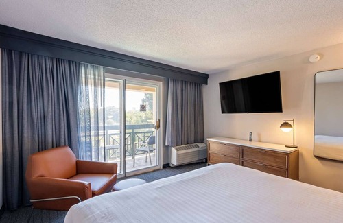San Ramon Hotel | Relax and Recharge! TWO Classy Units, Swimming Pool, Free Parking, Pets Allowed!