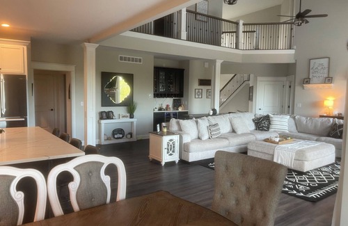 New Haven  Hamilton County House | Relax and slip away in our 4 bedroom home that has an olympic size swimming pool