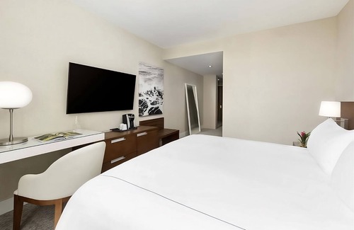 Bay Harbor Islands Hotel | Relax and Unwind! Family-friendly Unit w/Balcony, Rooftop Pool. Parking On-Site
