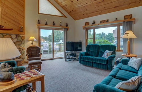 Spring Brook House | Relax and Unwind at the Wren's Nest in the Dells