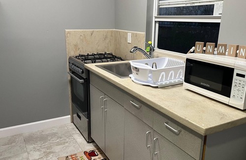 Bodden Town Apartment | Relax and Unwind at our cozy 1-bedroom Apt, within 5 mins away from the beach
