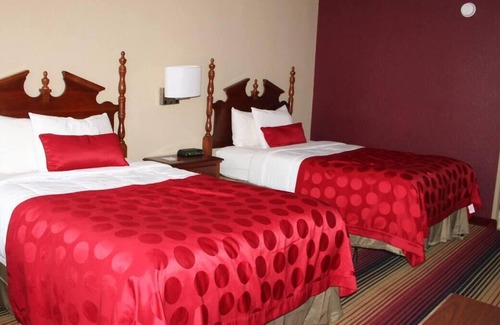 Perry House | Relax and Unwind! Pet-Friendly, Free Parking, Near Historic Downtown Perry