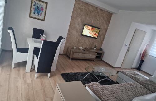 Leskovac Apartment | Relax Apartman 016
