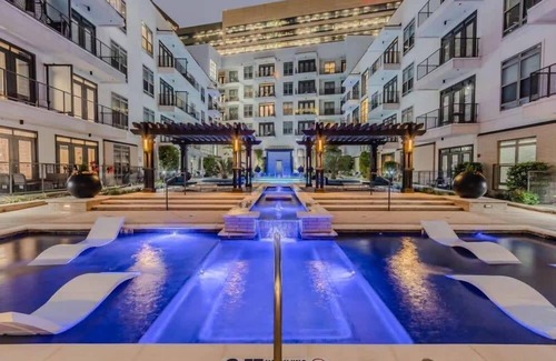 12th Street Apartment | Relax at Cityline I Premium 2BR in Dallas