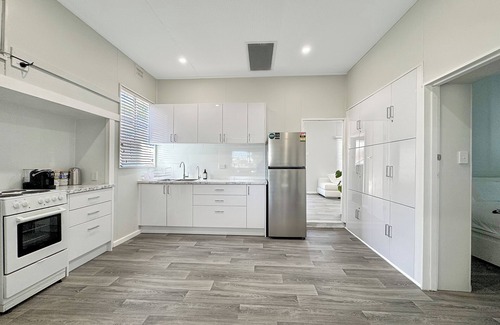 Broken Hill House | Relax at Gossan