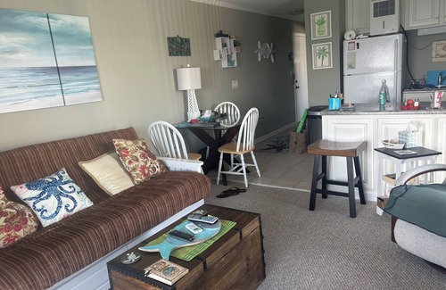 Sneads Ferry Apartment | Relax at "Ocean Pearl", our waterfront condo in North Topsail Beach
