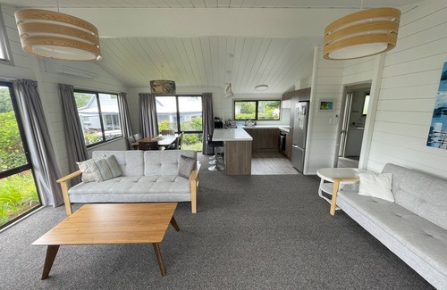 Pauanui Cottage | Relax at Pauanui - Pauanui Holiday Home