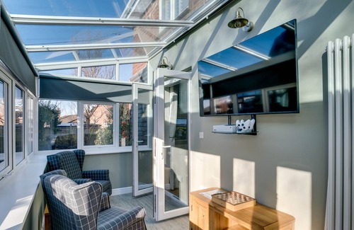 Malvern Cottage | Relax at the Foot of Malvern Hills, Fire Pit and Hot Tub. Cottage Updated 2023