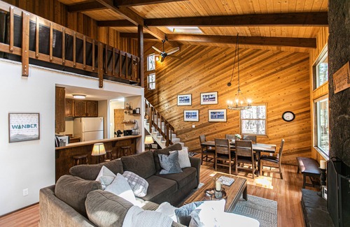 Black Butte Ranch House | Relax at The Legacy Lodge!