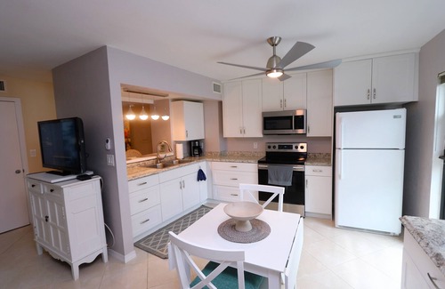 Marco Island Condo | Relax at the Riverside