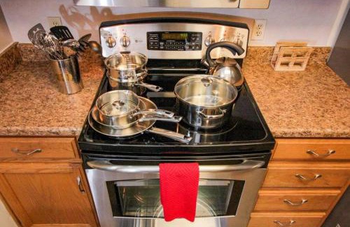 Doling House | Relax at the Summit - 3bd 2b