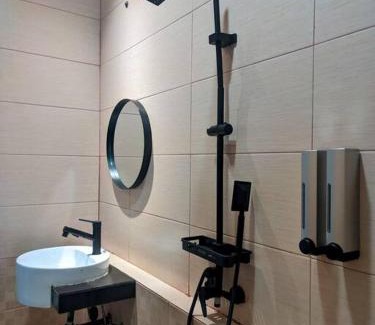 Batam House | Relax & Chill 4BR Terrace House