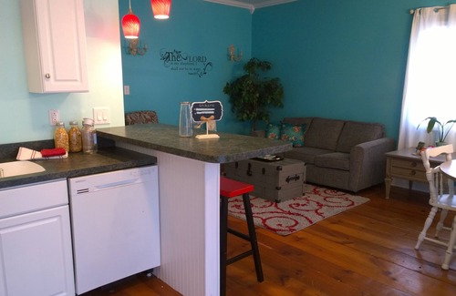 Leola Cottage | Relax close to all the Amish Country attractions. Affordable, Family-Friendly.